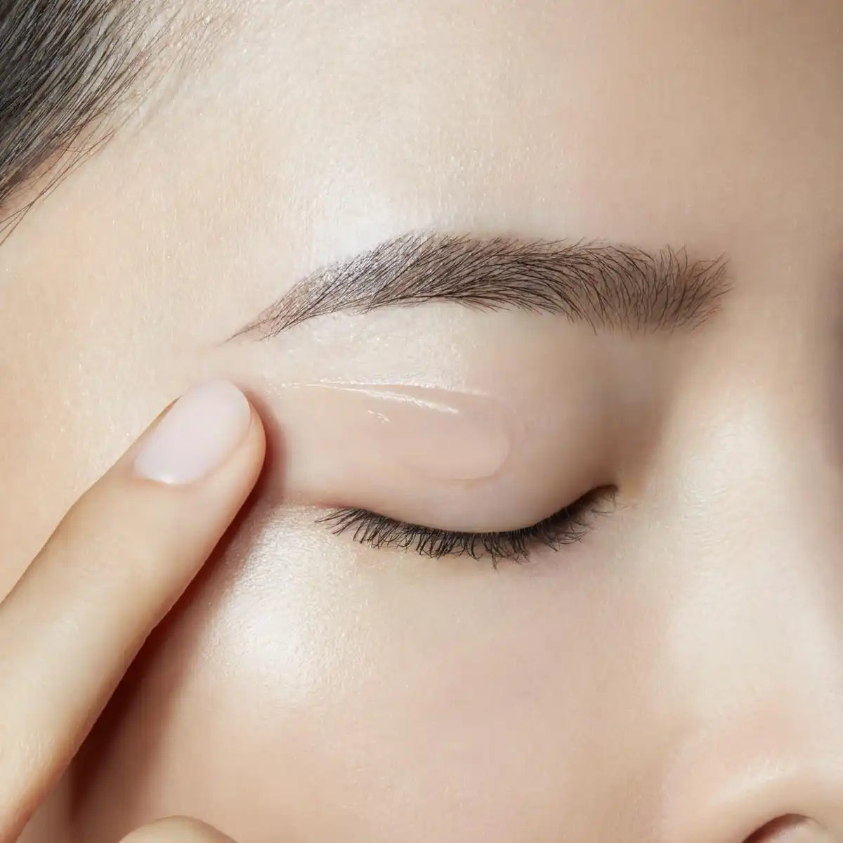 Uzu Eyelash Serum by Flowfushi - Hypoallergenic Alcohol & Colorant-Free For Lashes & Brows