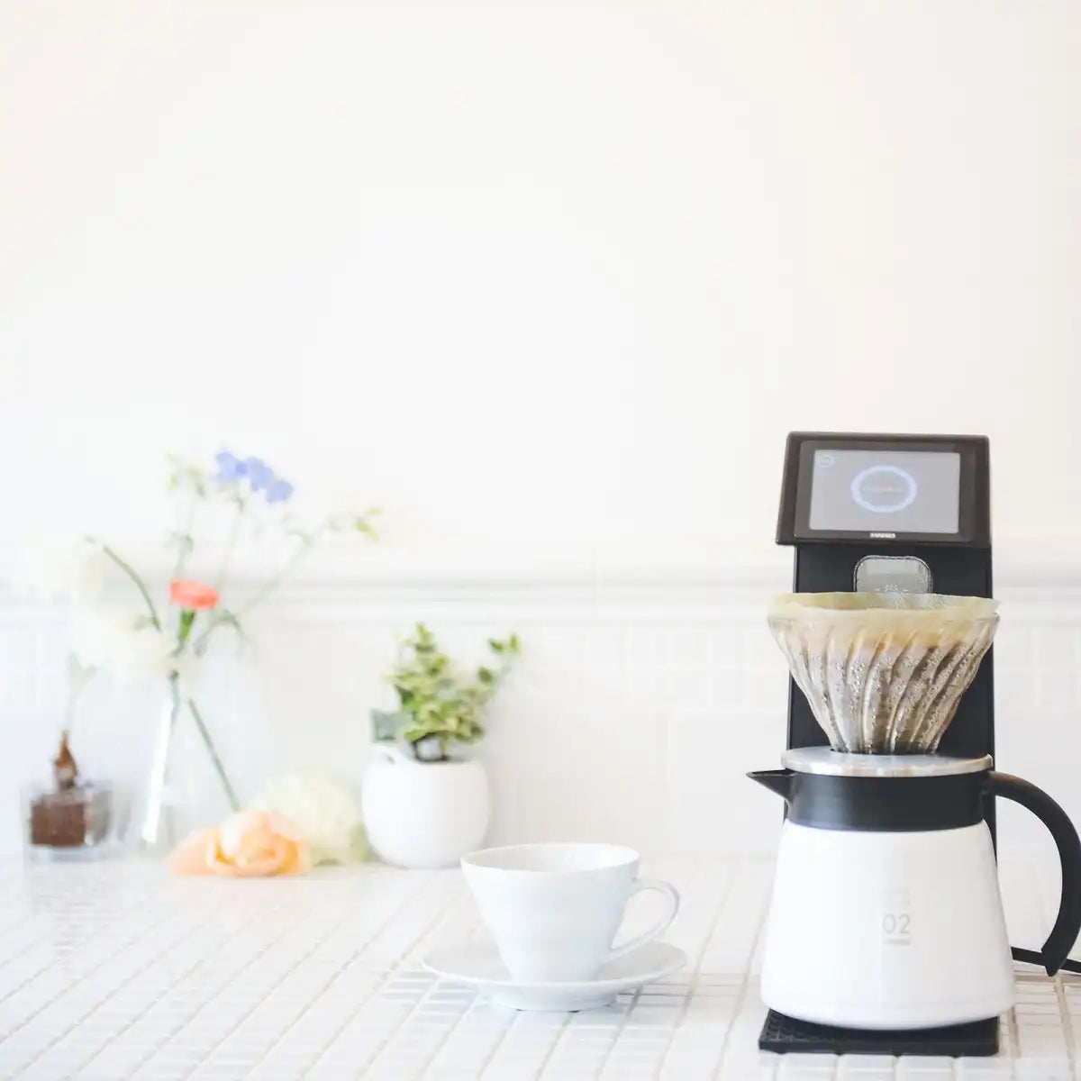 Hario V60 Thermal Stainless Steel Server 600 White Vhs-60W - Made In Japan