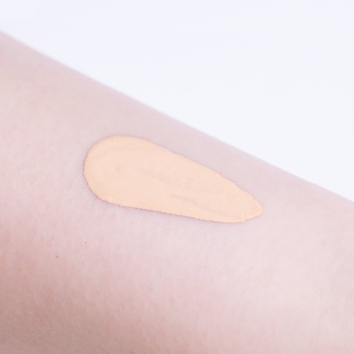 Chifure UV Liquid Foundation 32 Ocher SPF Protection Long-lasting Coverage