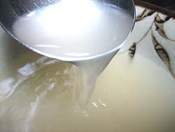 Sun Foods Okinawa Soba Dashi Black Tonkotsu Soup Base 390G