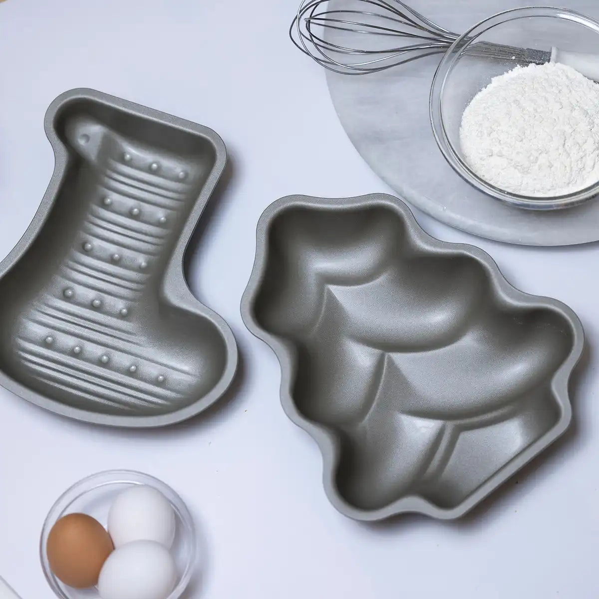 Shimotori Black Figure Steel Sock-Shaped Cake Pan