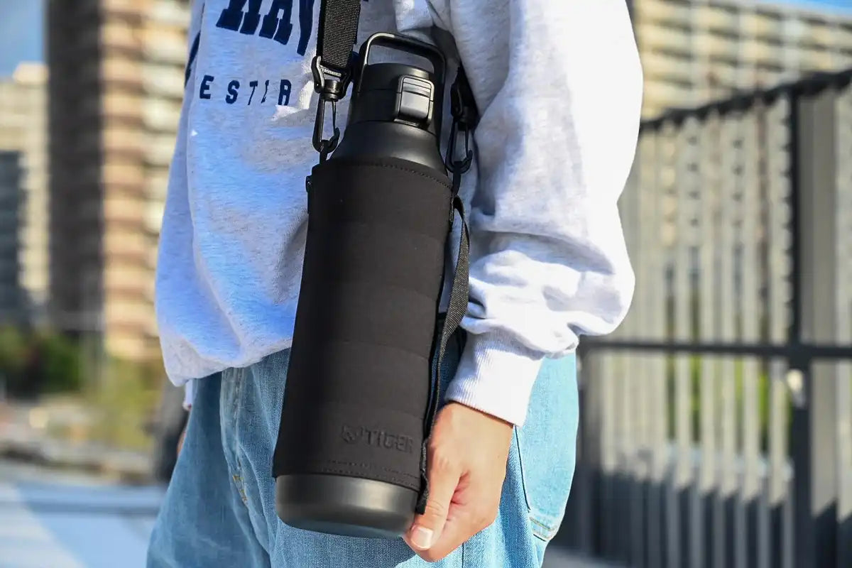 Tiger MTA-B Type Insulated Water Bottle with Dedicated Pouch Beige