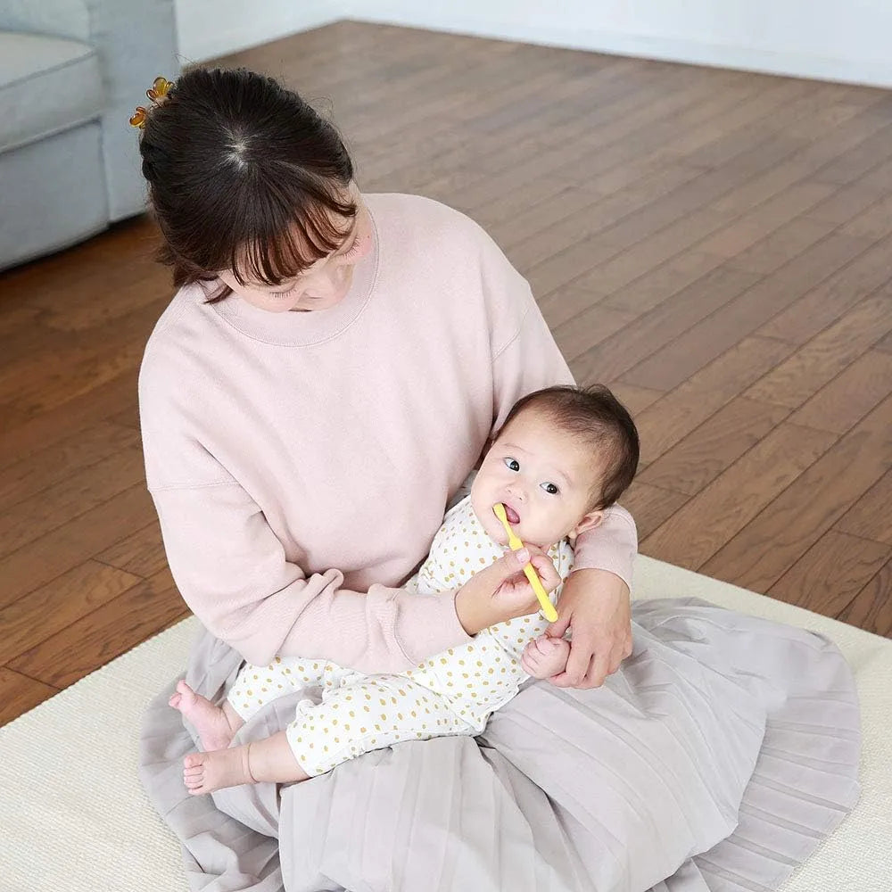 Pigeon Gum Massage for Baby Teeth Care Front Teeth Brushing