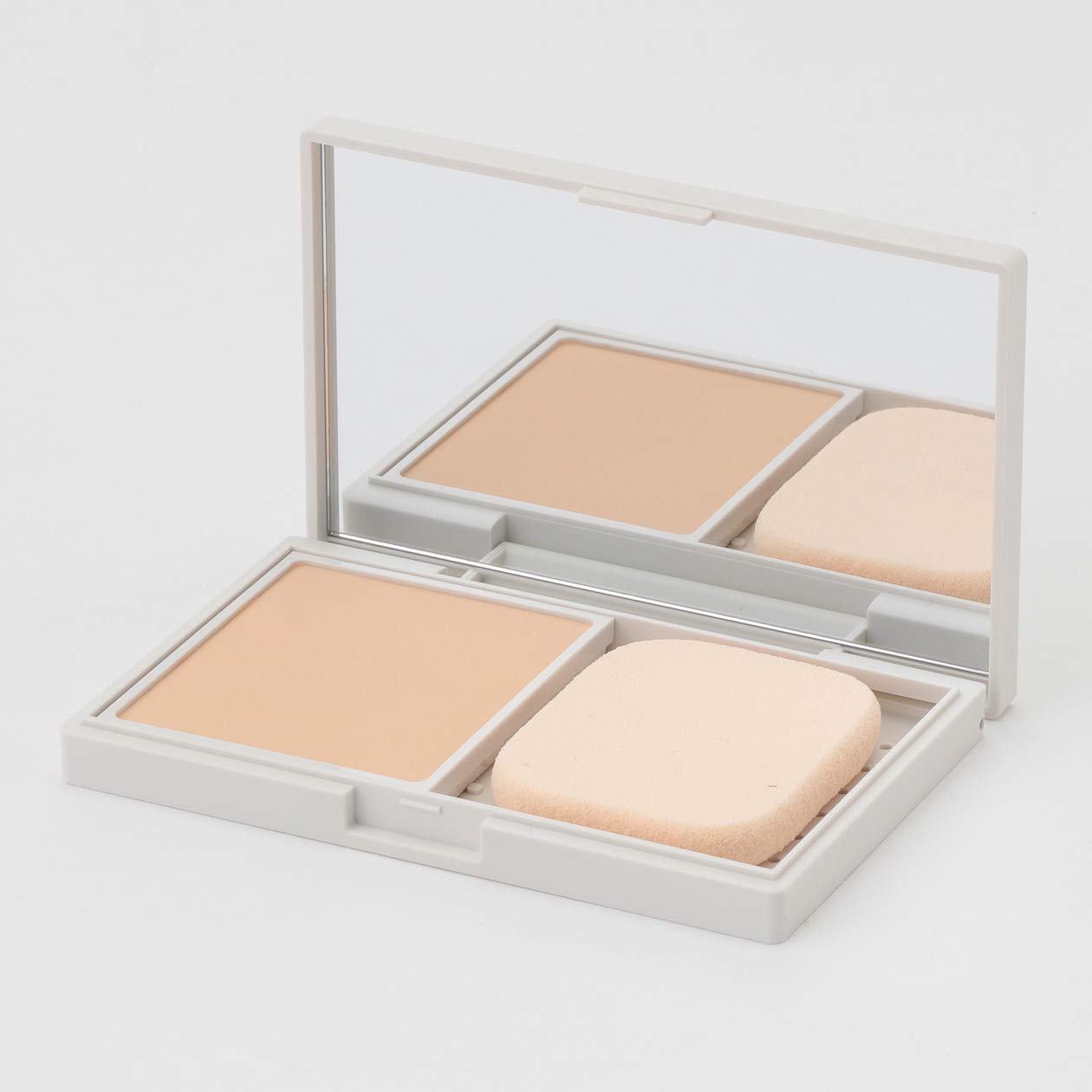 Muji Light Beige UV Powder Foundation SPF30/PA+++ 9.4g