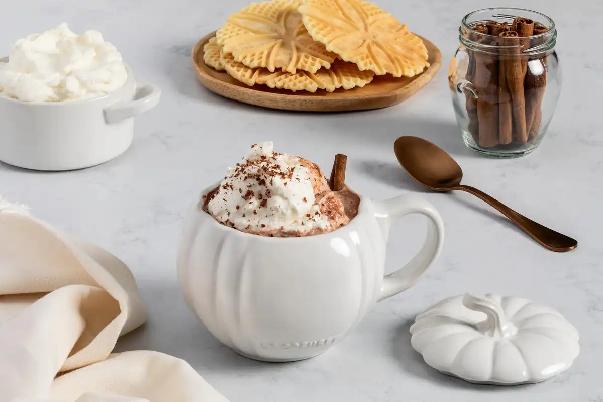 Tasse Citrouille Le Creuset 400ml avec Couvercle Design Marron d'Inde Halloween Sécurisée