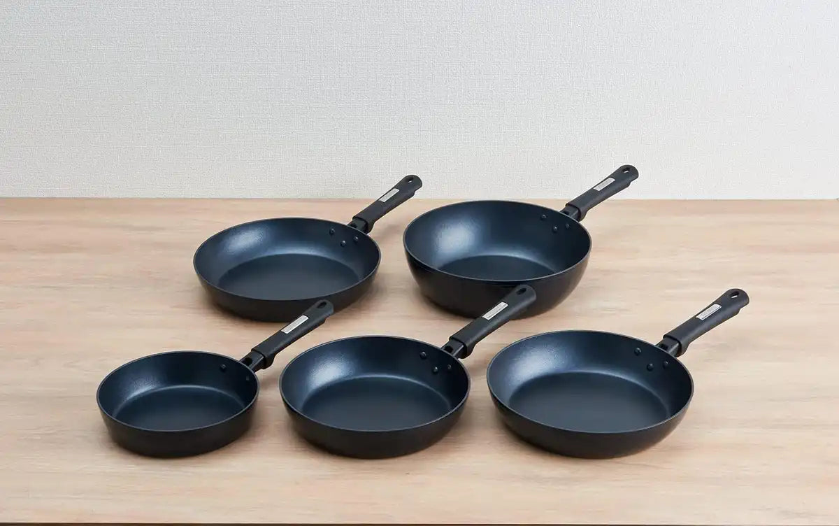 Thermos 20cm Plasma Super Hard Coat Frying Pan IH Compatible Midnight Blue