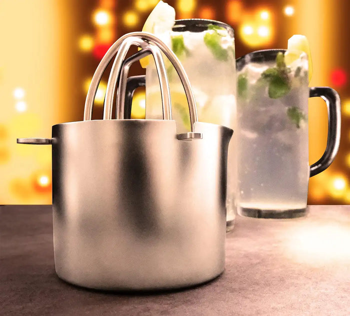 Wadasuke Manufacturing Stylish Manual Citrus Juicer with Steel Strainer and Cup