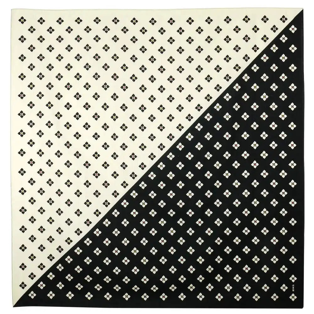 Hama Pattern Furoshiki 90Cm Japan 4-Leaf Komon Black Cloth