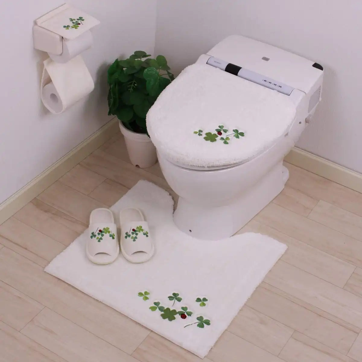 Senko Ladybug Slippers Ivory 63618 - Japanese Footwear