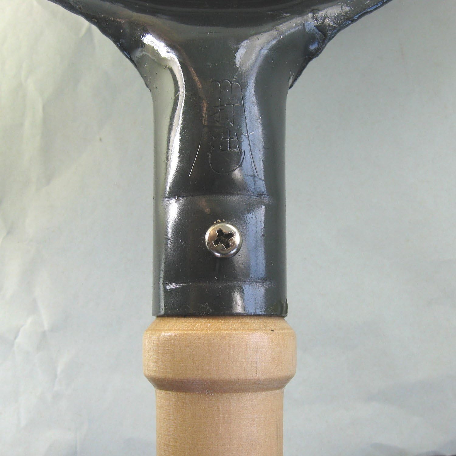 Yamada Gehämmertes Eisen Wok mit Holzgriff und rundem Boden (1,2 mm Dicke) 27 cm - Unbehandelt