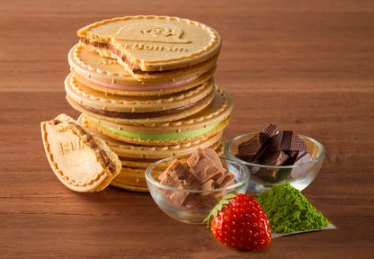 Akai Bohshi Whipped Chocolate Sandwich Biscuits 4 Flavors 32 Pieces