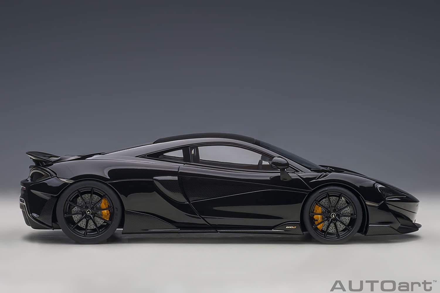 Autoart 1/18 McLaren 600LT 76081 Black/Carbon Roof