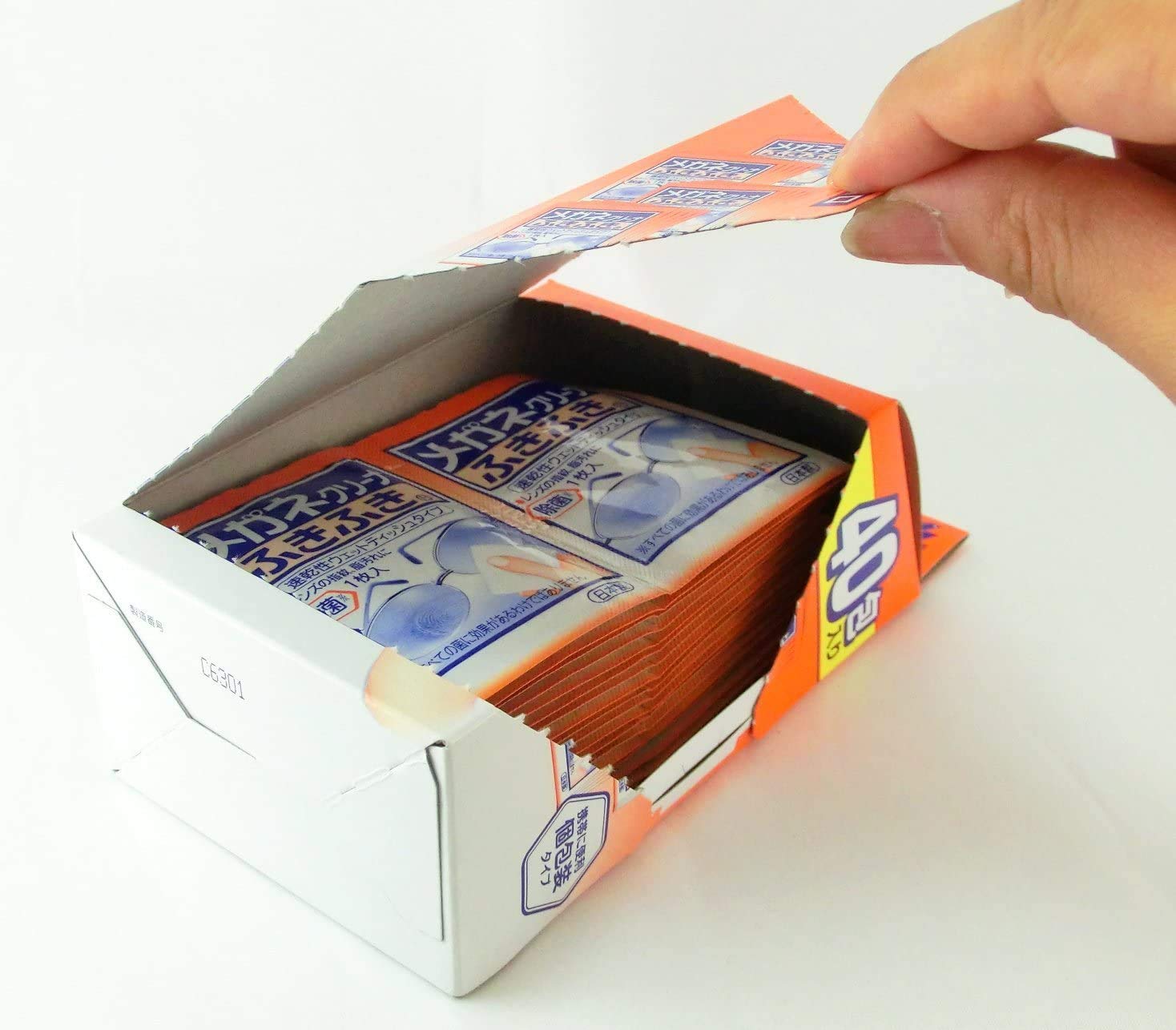 Kobayashi Pharmaceutical Glasses Cleaner Wipes 40 Packets - Individually Wrapped