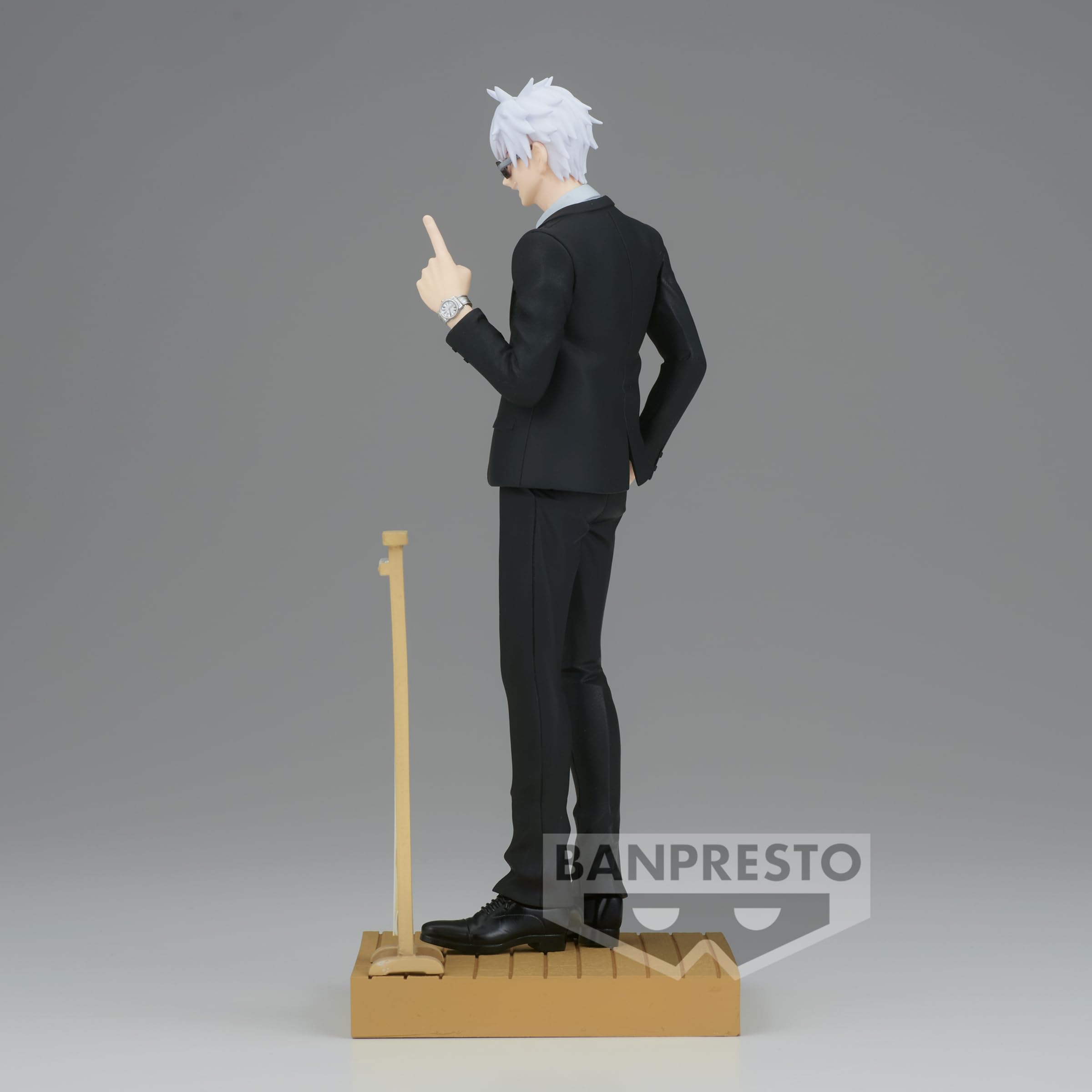 Banpresto Jujutsu Kaisen Satoru Gojo Suit Version Diorama Figure