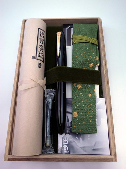 Platinum Izumo 18K Gold Bold Fountain Pen Lacquer Finish Piz-55000