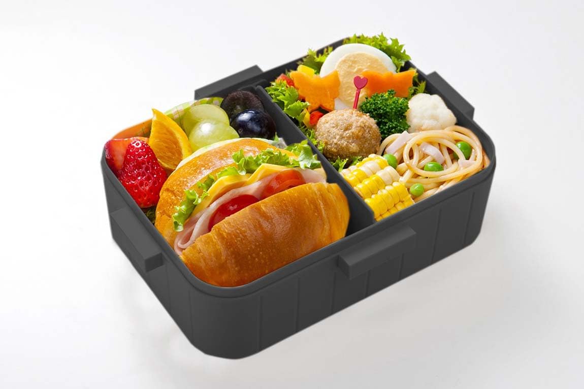 Skater Lunch Box 900ml Large Capacity 4-Point Lock Antibacterial Fast & Furious