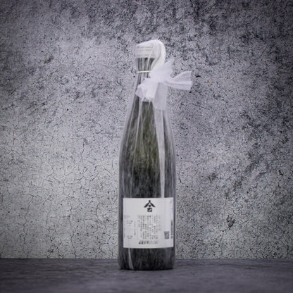 Tsuki No Katsura Yanagi Premium Junmai Ginjo Handmade Sake 720Ml