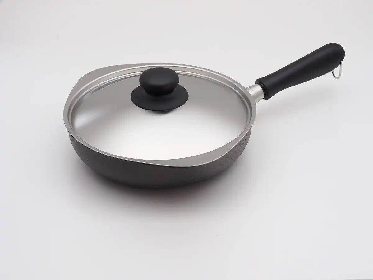 Sori Yanagi Japan Iron Frying Pan 22Cm W/ Lid Compatible Ih Double Fiber Line Nitriding