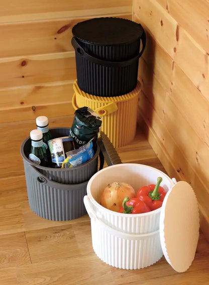Sceltevie Japan Yawata Kasei Bucket With Lid Mini 4L Orange 236290