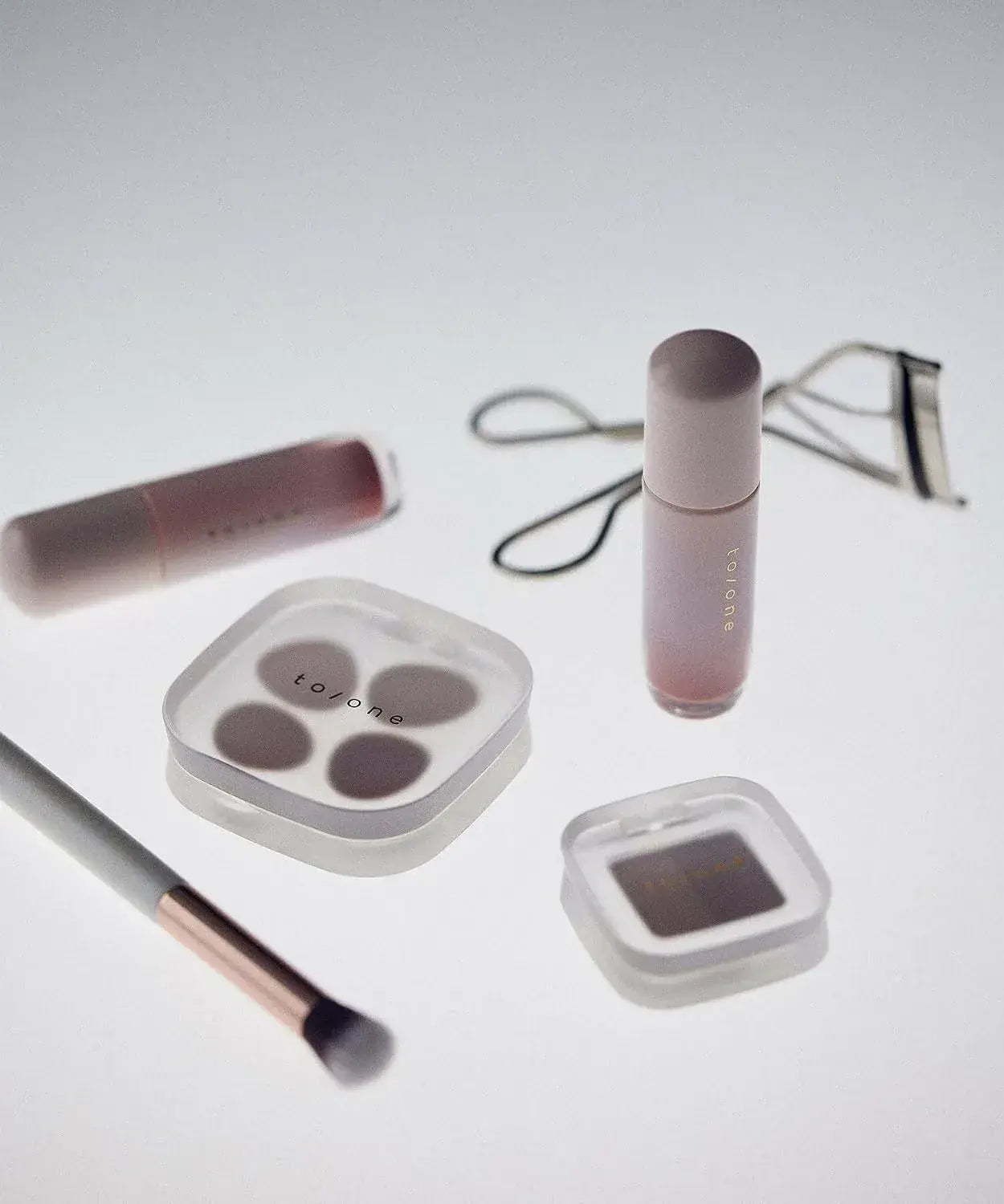 MASH Beauty Lab To One Petal Float Eyebrow Powder