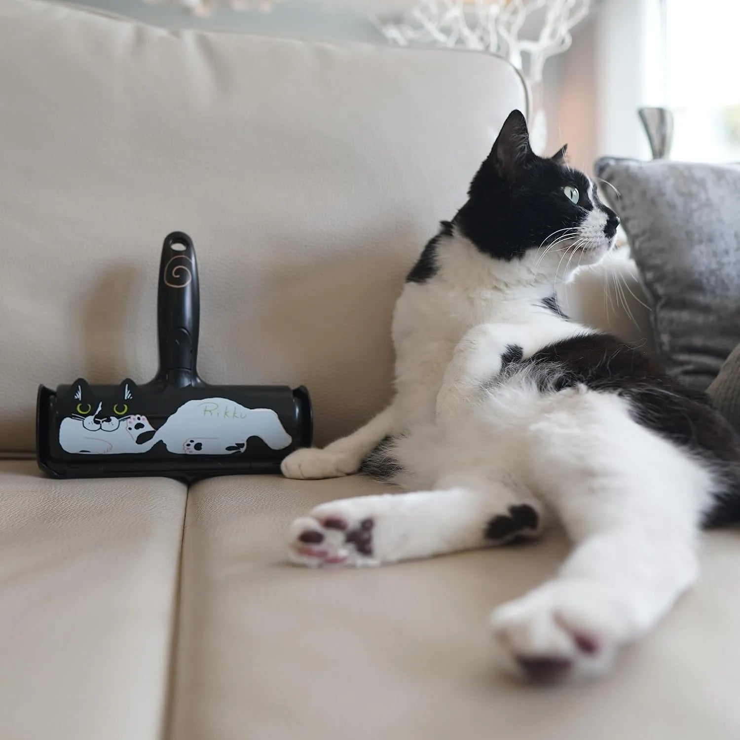 Nippon Seal Pakupaku Roller Cat Hair Loss Cleaning Backpack Hikku Etiquette by PACPAK