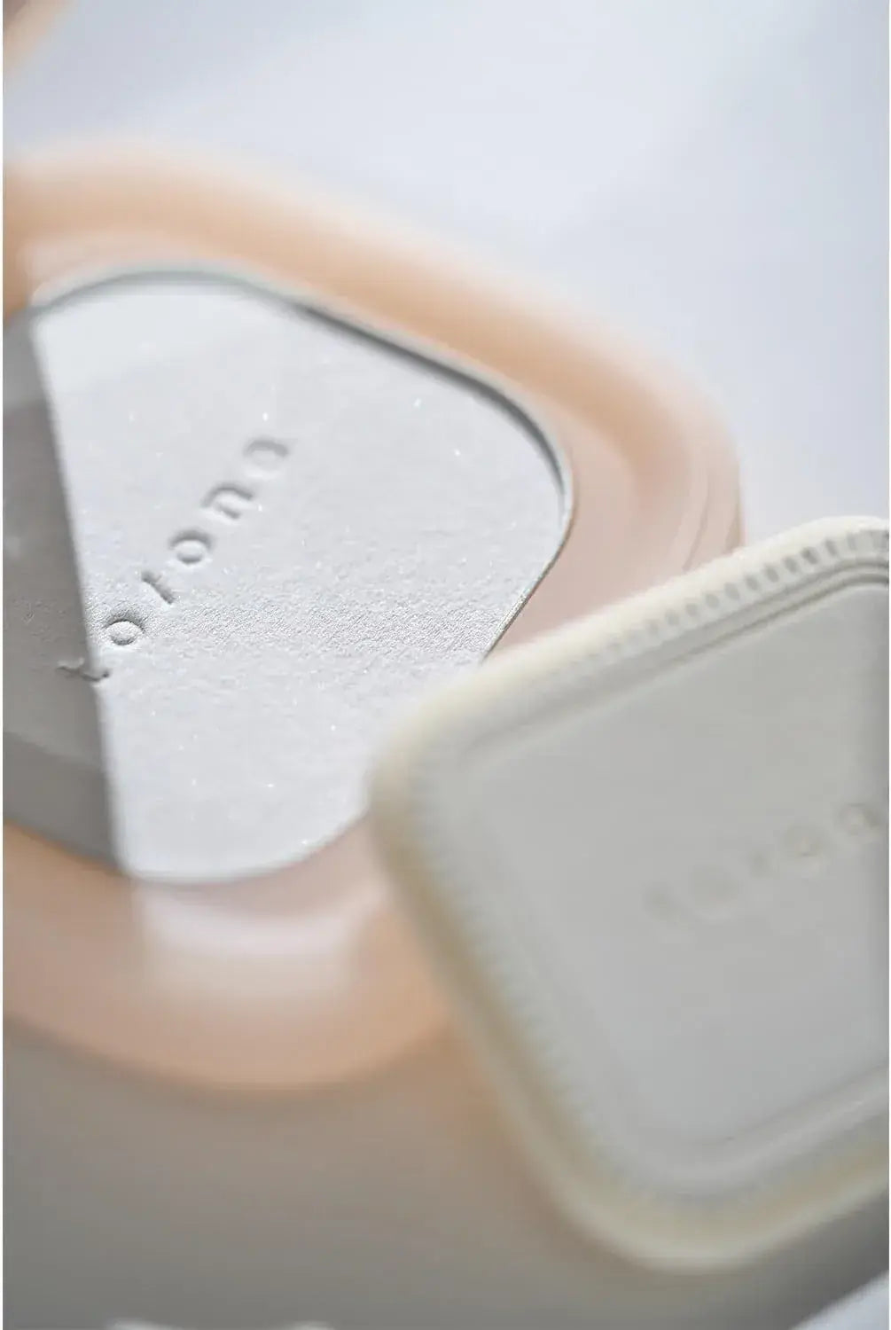 To/one Fleur Chiffon Presto Pressed Powder