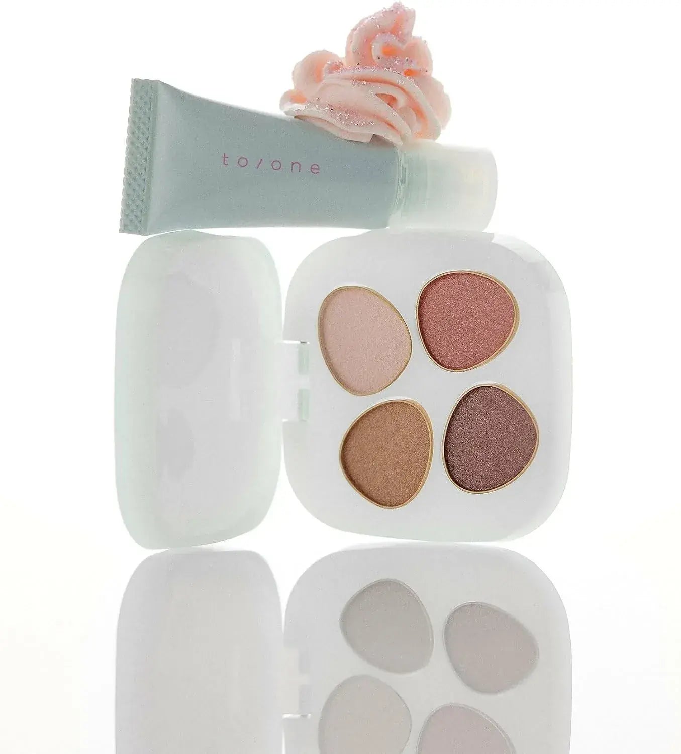 To One Heavenly Sweets Box Eyeshadow Lip Balm Holiday Collection