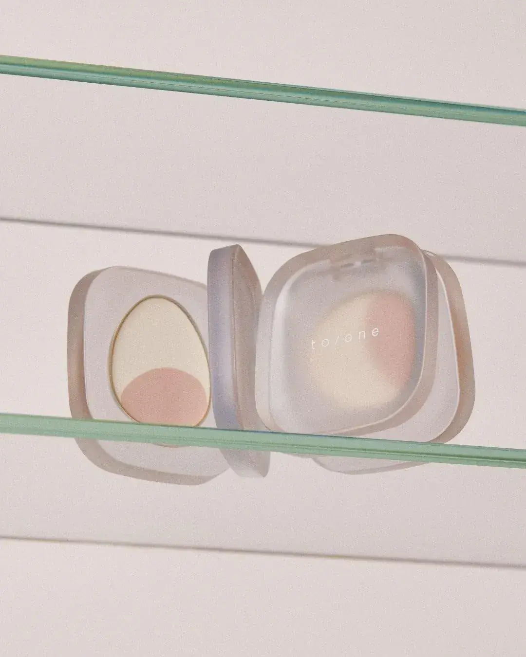 To One Petal Floating Poreless Smoother Beige