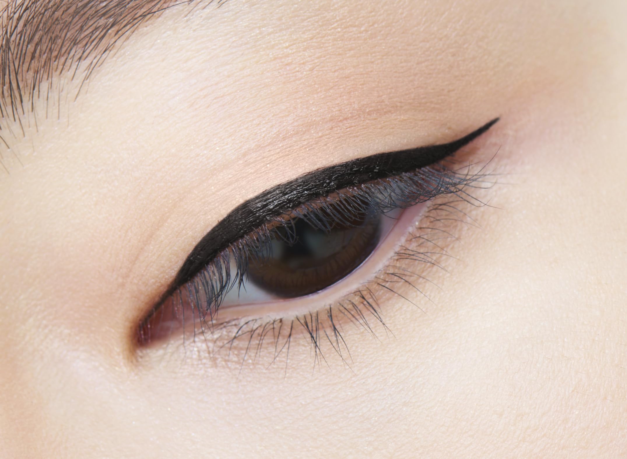 Dejavu Deep Black Dejavu Lasting Fine E Brush Liquid for Long-Lasting Precision