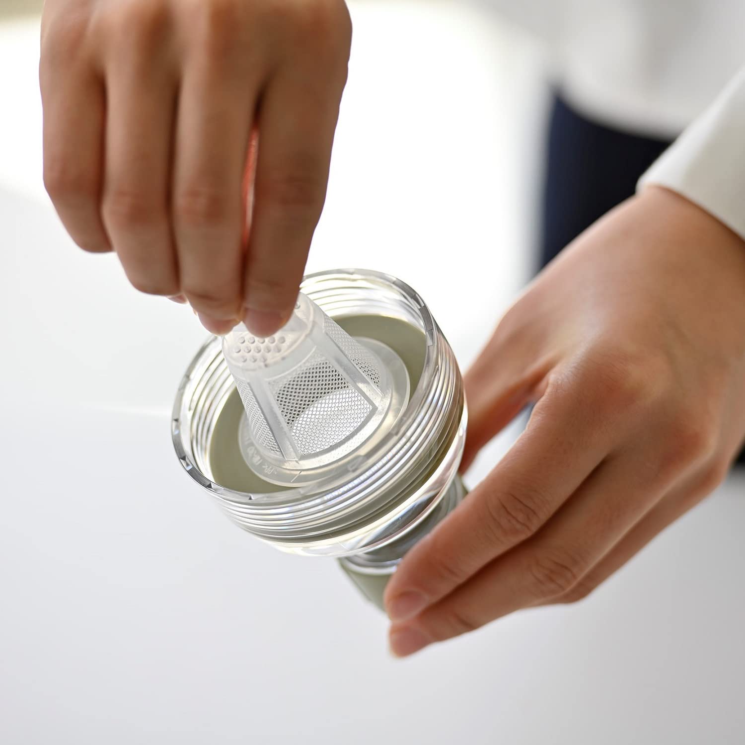 Hario FIBP-40-SG 400ml Smoky Green Resin Bottle