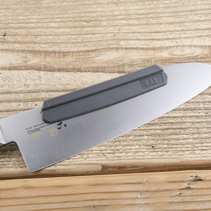 Kai Corp Japan Knife Sharpening Guide - Resin Fixed Angle Optimal Angle Beginner-Friendly Ap0327