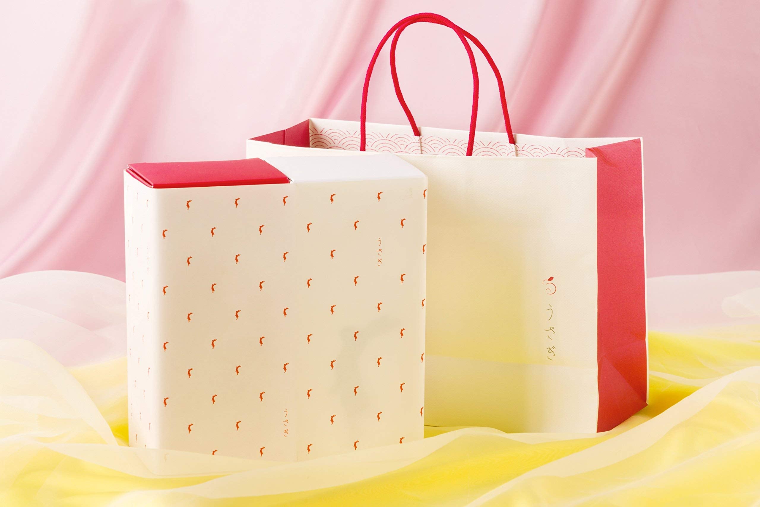 Rabbit 4-Roll Red & White Gift Box W/ Paper Bag Luxury Toilet Paper [Hospitality Gift Award] Family Celebration Gift From Japan